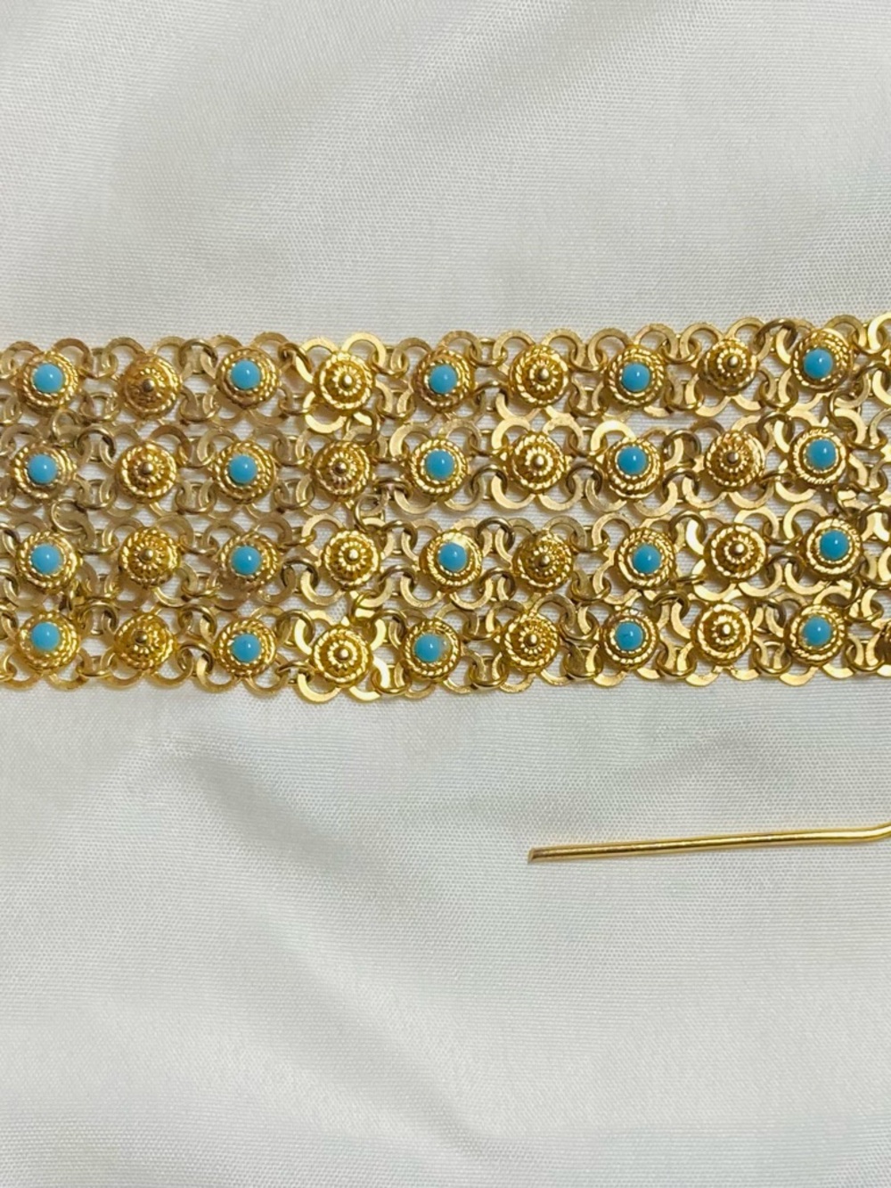 Vintage Gold Chain Bracelet with Unique Greek Key Closure